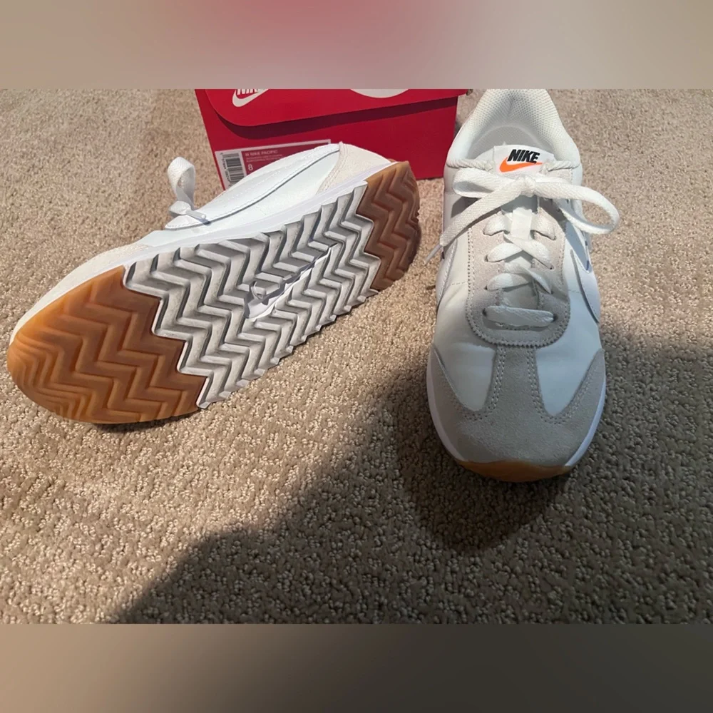 Nike Pacific woman’s White Sneakers in Box - Picture 4 of 13